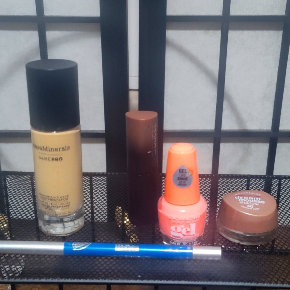 Makeup bundle